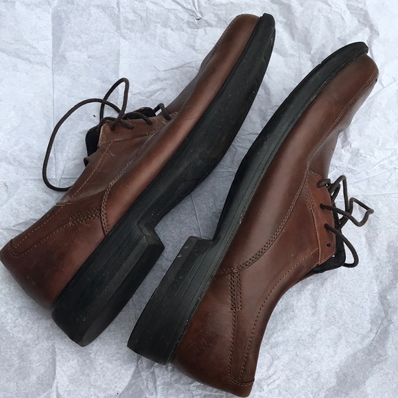 Vibram Other - Vibran brown men’s dress shoes SZ 10